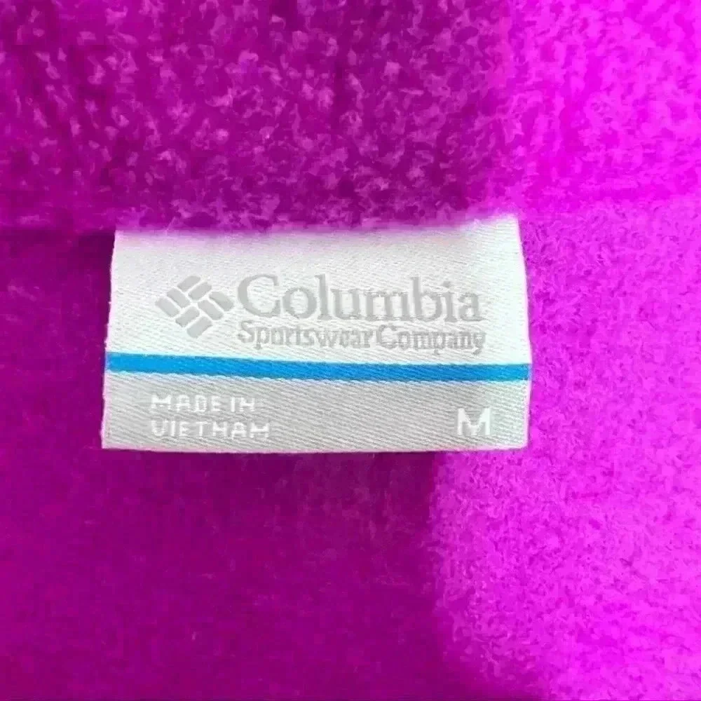 Women's Columbia Fleece Jacket - Fuscia - Size Medium. Gently used no defects